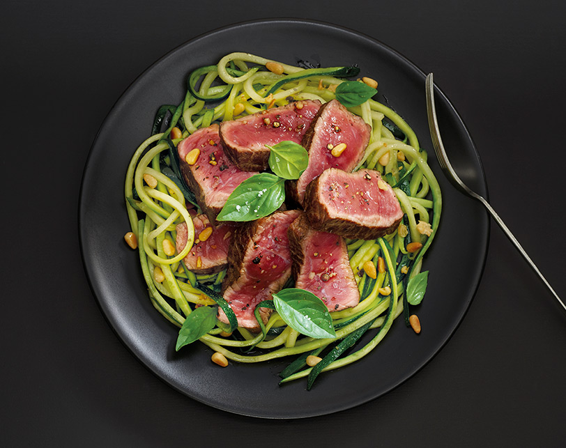 La recette du Tataki de boeuf et ses spaghettis de courgettes par Samuel Albert pour Elivia Professionnels